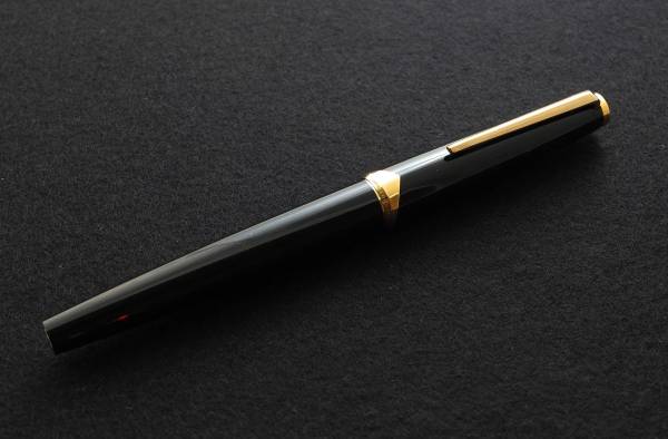 121 MONTBLANC 18K モンブラン 0 70s （極細字） 万年筆 18金ペン先 