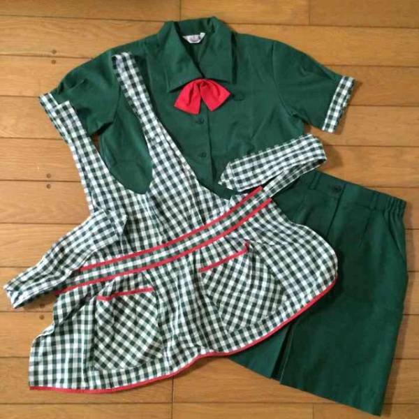 ★☆サイゼリヤ　旧制服風　コスプレ衣装☆★