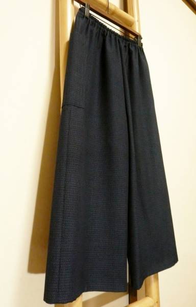 鎌倉まるか堂　着物リメイク　紬百亀甲文の黒藍ゆるり♪絹混