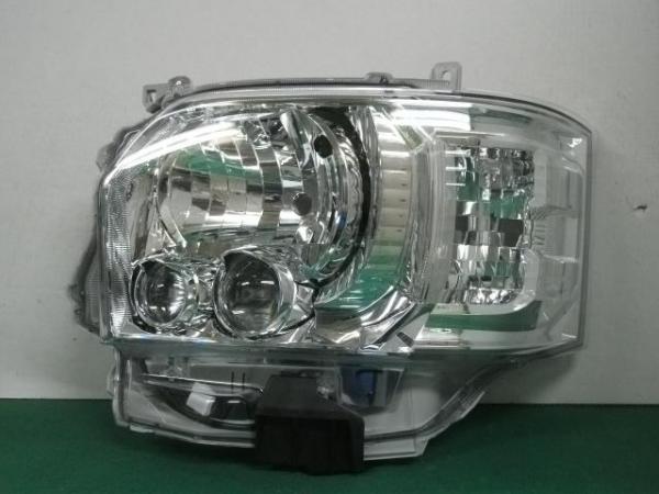 ハイエース TRH219W 左ヘッドライト