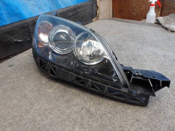 アクセラ BK3P 右 HID ライト バーナー・バラスト付