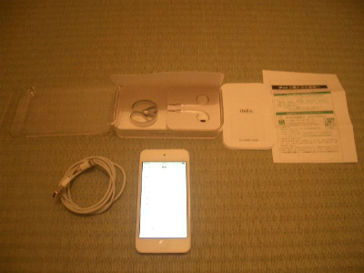 美品!! iPod touch 32GB ホワイト＆シルバー（第5世代）完動品