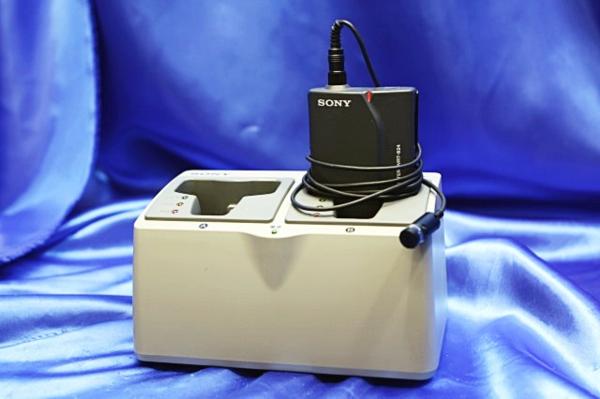 SONY ソニー UHFシンセサイザートランスミッター WRT-824 本体