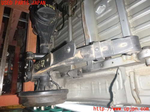 1UPJ-27665100]ハイエースバン100系(LH178V)右Rリーフスプリング