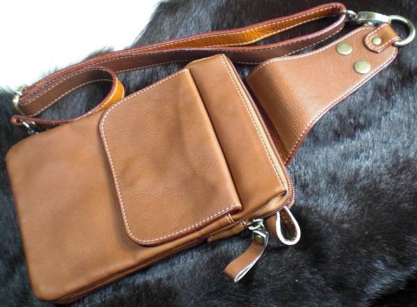 【新品】本革レザーボディーバック・ヒップバック 2WAY 柔かい革