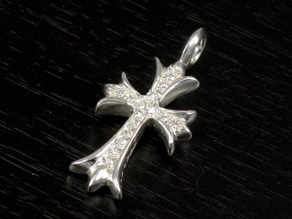 正規品クロムハーツ　☆タイニーCHクロスチャームダイヤパヴェ☆