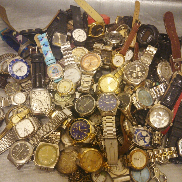 ▽△▽いろいろ 腕時計 まとめて 大量 ジャンク品▽100個▽△▽ 1円