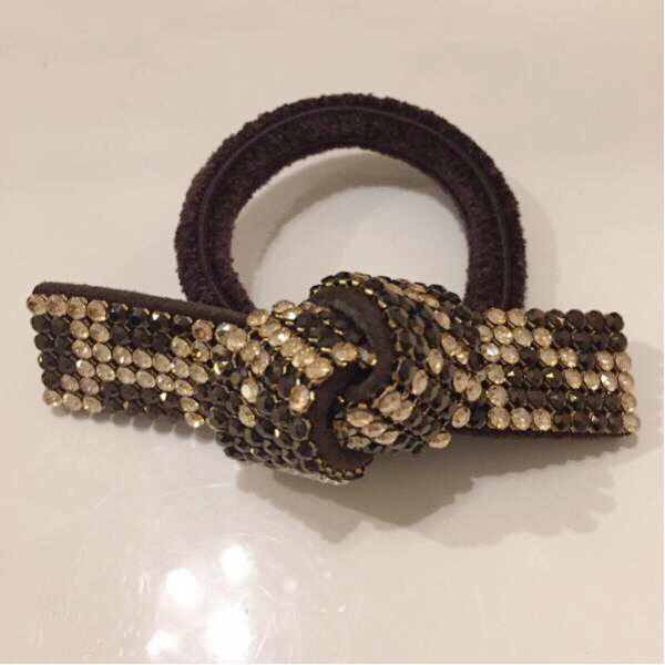 ★超美品★acca★定番リボンゴム★茶★ベージュ★スワロフスキー