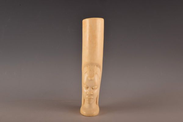 T0008945　象牙　女性置物　294ｇ