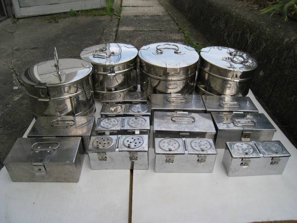 歯科　丸カスト　二連綿花容器　他　　合計１６個　中古品