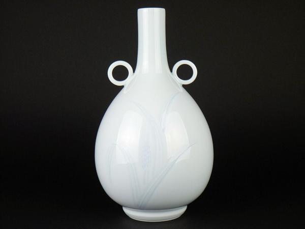都屋】井上萬二作「青白磁彫文耳付花瓶」保証品 |
