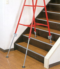 新品●パイプ脚立用・伸縮足■４本■　　 ～無段階調節～