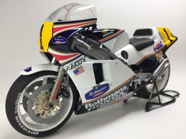 タミヤ1/12WGP'86ロスマンズホンダNSR500完成品 1⁄12 - NSR500