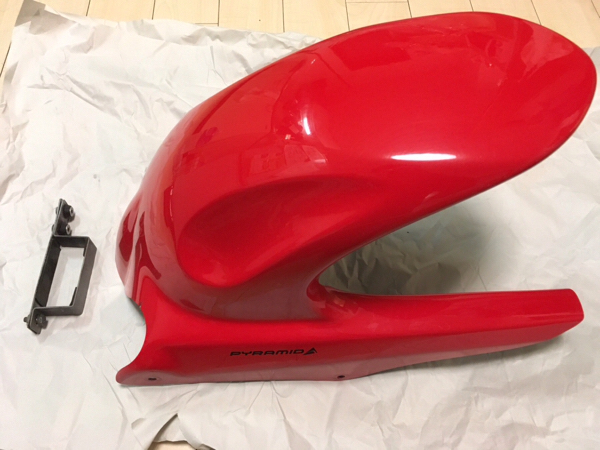 スズキ TL1000S pyramidリアインナーフェンダー 赤