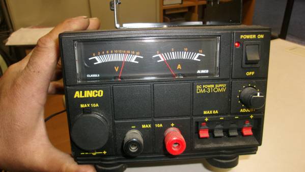 ALINCO 直流安定化電源 DM-310MV 1～15V 可変 中古売切り DM-330MV
