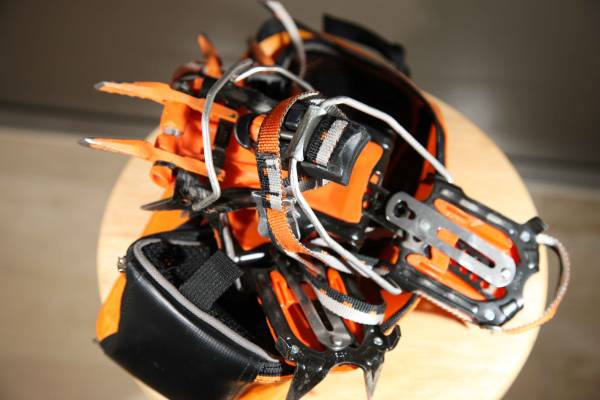 ペツル　リンクス　スペアー前ツメ付き　アイスクライミング可