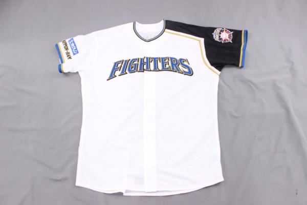 ファイターズ直筆サイン入 メンドーサ選手 復活ユニ rfp1055