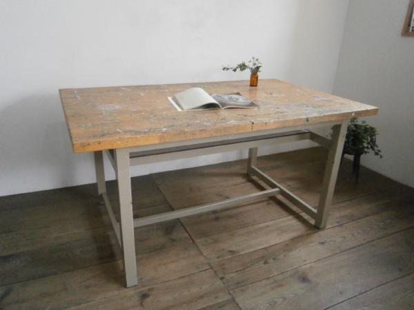 G374◆即決◆重厚な造りの古い鉄脚テーブル◆工業系机作業台D