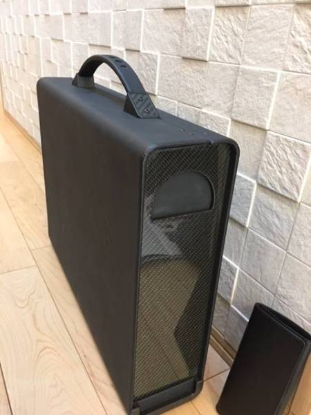 【レア・美品】ポルシェ・デザイン(Porsche Design)カーボン製鞄