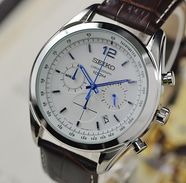逆輸入セイコー本革ベルト腕時計クロノグラフ100m防水SEIKO
