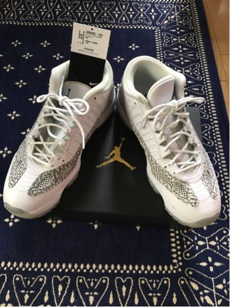 【美品】ナイキ エアジョーダン 11 レトロ LOW