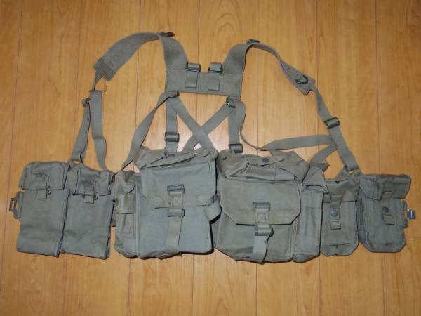 実物 南アフリカ Yahoo!オークション - ローデシア軍 P70装備 