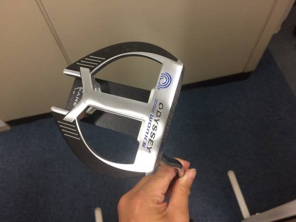 新品同様！オデッセイ・ワークスVERSA・2ボール　FANGS