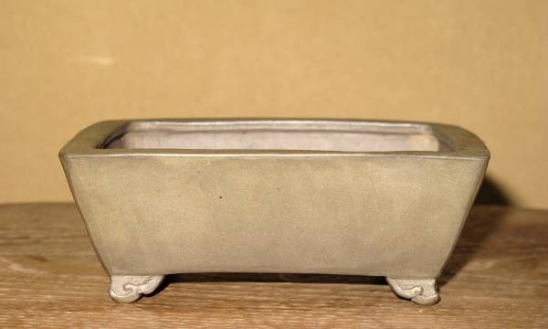 和古鉢 シャープな造り ＜重石造＞ 雲脚切立長方鉢 13.5ｃｍ　