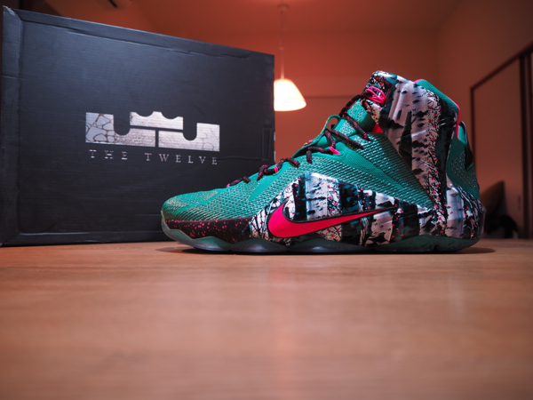 人気セール，品質保証 Nike LeBron XII 12 Christmas 26.5 kobe kd kyrie(26.5cm)｜売買されたオークション情報、yahooの商品情報をアーカイブ公開 - オークファン 26.5cm