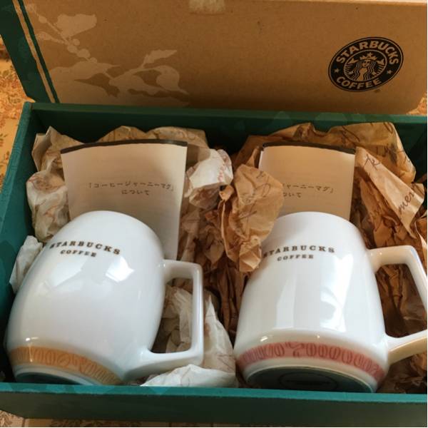 新品★スターバックス コーヒージャーニー マグ 2010 2種2客