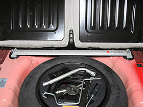 オクヤマ　トランクブレース　フィアット５００　アバルト５００