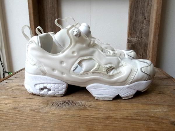 美品　Reebok ポンプフューリー　ホワイト 24 定価19,000円 ☆リーボック*ポンプフューリー+GALLERY白*24.5cm*1701k