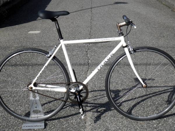 びっくり！FUJI掘出し中古車TRACK白色49㎝シングルスピード ピスト