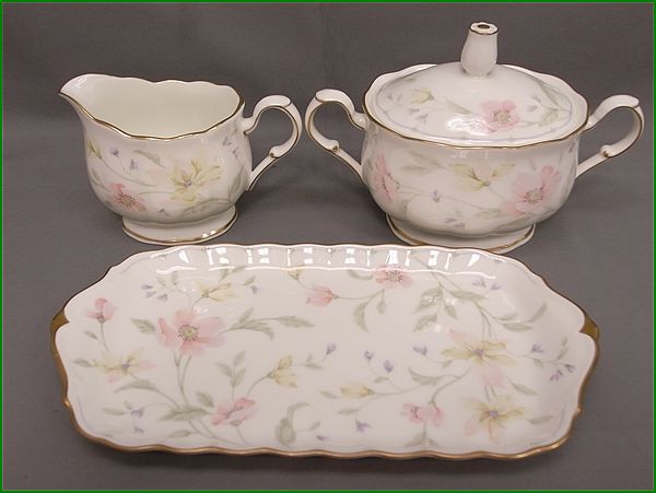 ナルミ パステルガーデン シュガーポット・クリーマー・トレイ 3点