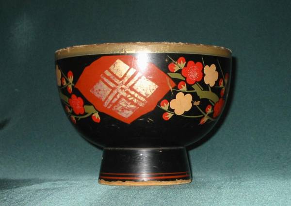 ⁄ NOTOteMA 輪島塗 ぐい呑（華文ちらし沈金）⁄ 鏑木商舗 座卓・飛花