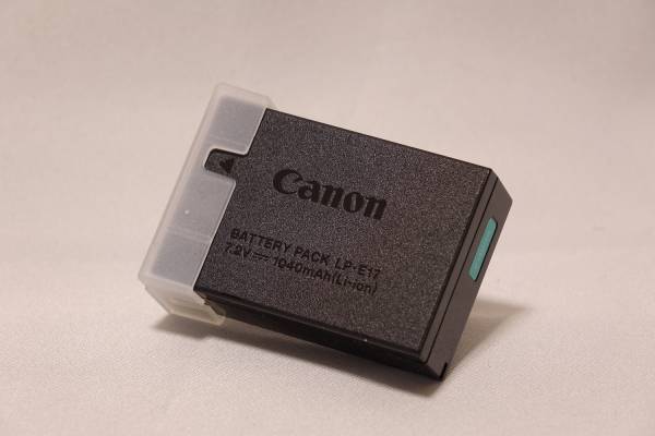 □ Canon バッテリー LP-E17 □