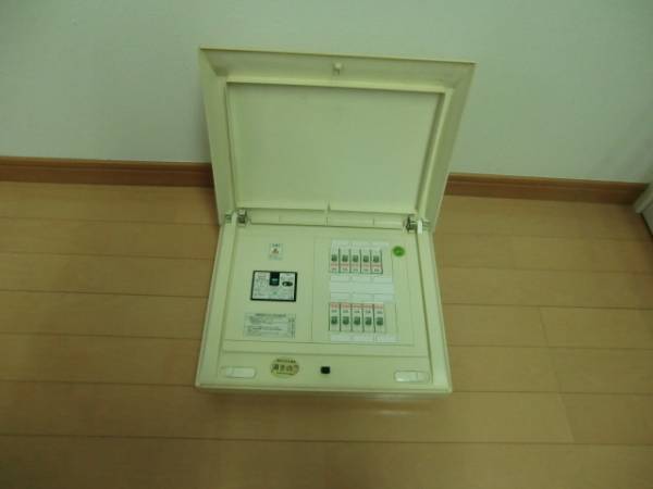 分電盤　テンパール工業　４０Ａ　１０＋２　中古品