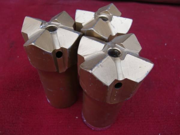 油圧クローラードリル用ビット3個セット T38-75㎜　建設機械　法面ロックドリル　油圧クローラー　油圧削岩機　さく岩機　採石場2120