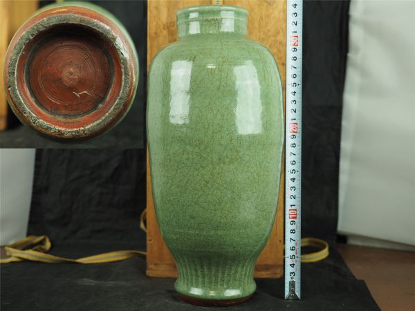 中国古美術 明時代 龍泉窯 青磁花瓶 木箱付 高さ約33.5cm