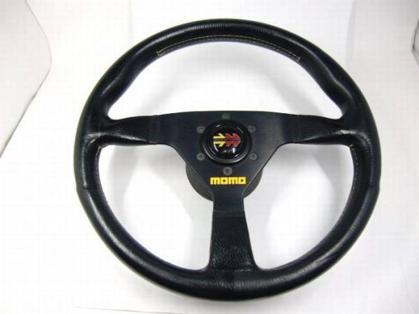 美品momo モモ⁄ブラックレザー⁄momo CORSE⁄ステアリング⁄350φ⁄TYP