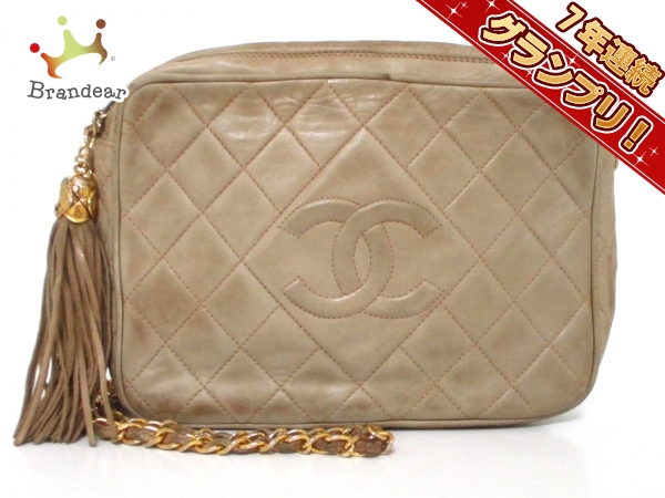 シャネル ショルダーバッグ マトラッセ - ベージュ レザー CHANEL