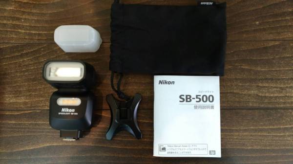 >ニコン　スピードライト　SB-700　新品同様購入依頼　使用頻度わずかのとても綺麗なお品です箱、パーツ、説明書、ケース等　全て揃っております。<br><br><span class=