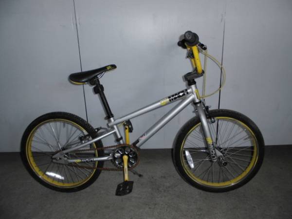 gt BIKES MACH1 EXPERT BMX 20in 2-16-2A