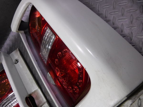日産純正 E51 エルグランド 後期 テールライト テールランプ ロア側