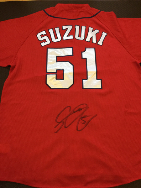 広島カープ 鈴木誠也 直筆サイン入りハイクオリティユニフォーム