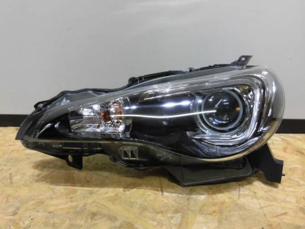 スバル BRZ ZC6 前期 純正 ヘッドライト 左　コイト 100-60167 ⑧ BRZ ヘッドライト左 ZC6 KOITO 100-60167 パーツ 自動車