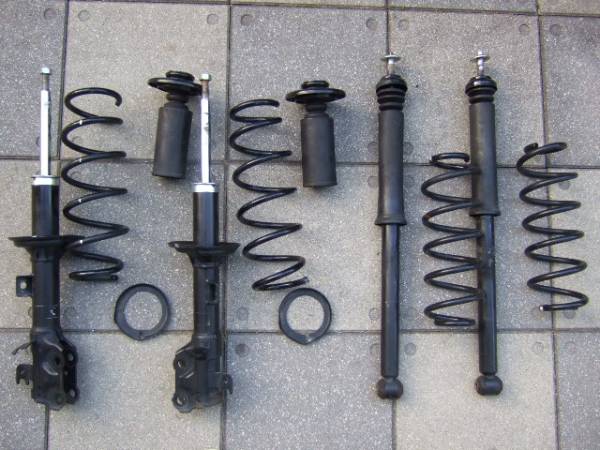 ホンダ　JF2　純正ショック、アブソーバー