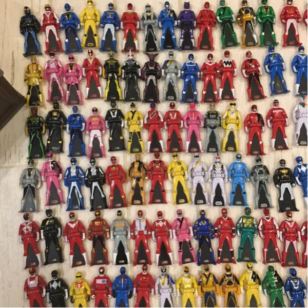 中古 海賊戦隊ゴーカイジャー ゴーカイトレジャーボックス レンジャーキー 大量 レア多数 101個+2