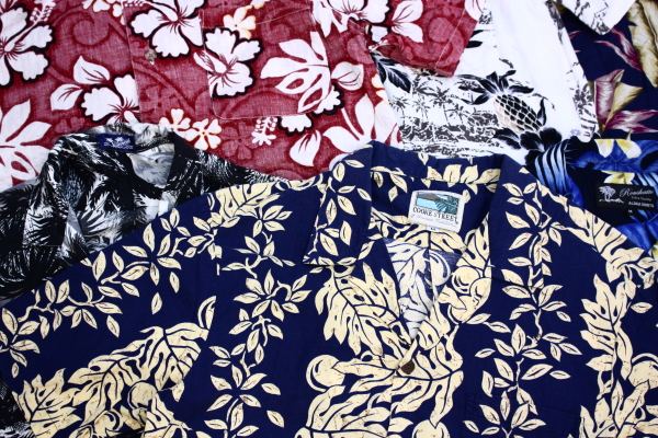 機動戦士Zガンダム」Zガンダム＆百式を大胆デザイン♪ ☆アロハシャツ10枚組　M & FREE 夏にピッタリな