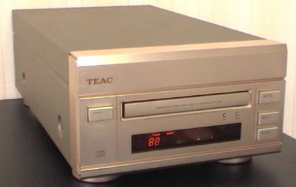 TEAC、CDドライブユニット、P-700、ジャンク品です P-700 TEAC + DAC